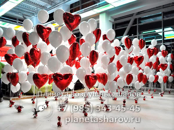 Сердца для оформления торгового центра ROOMER