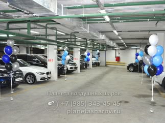 Праздничное оформление автосалона
