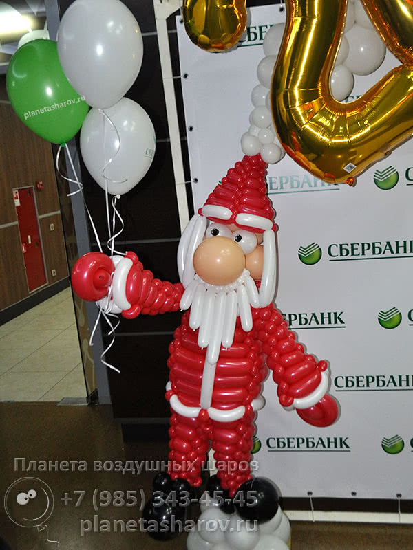 Украшение новогодними воздушными шарами