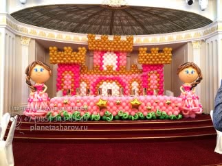 Замок из воздушных шаров