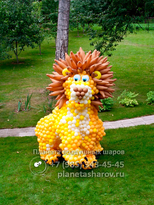 Большой лев из шаров