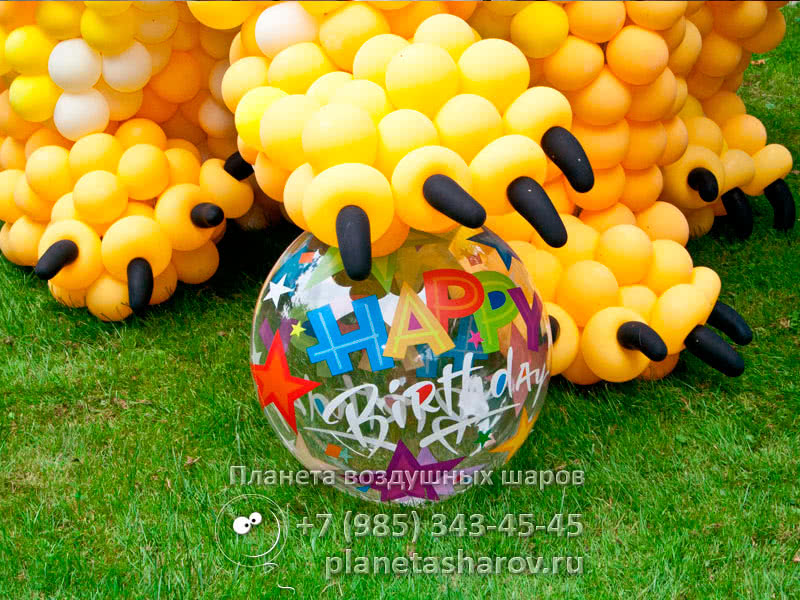 Большой лев из шаров