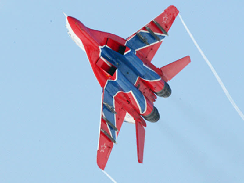 Самолет из шаров