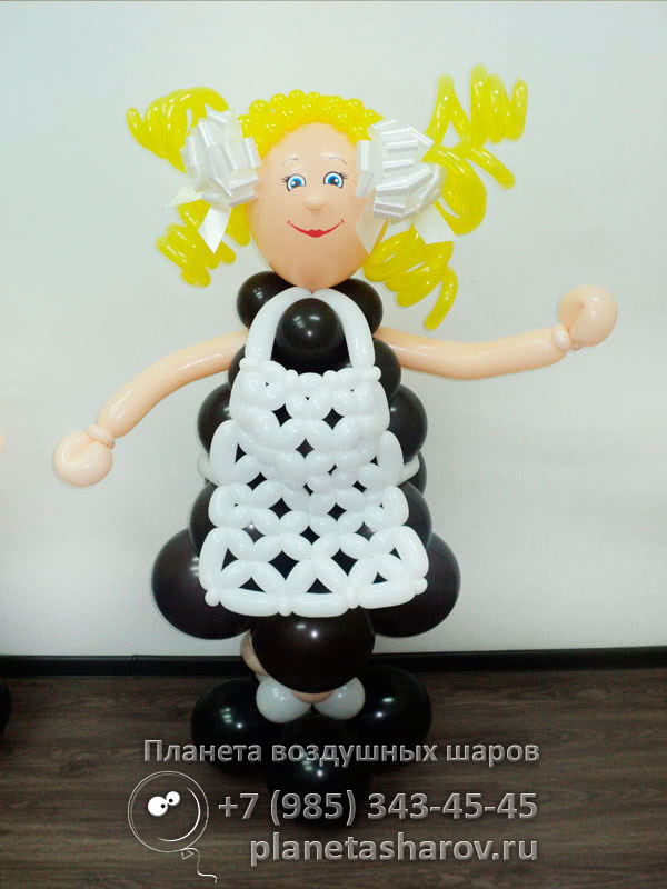 Мальчик и девочка из шаров для выпускного