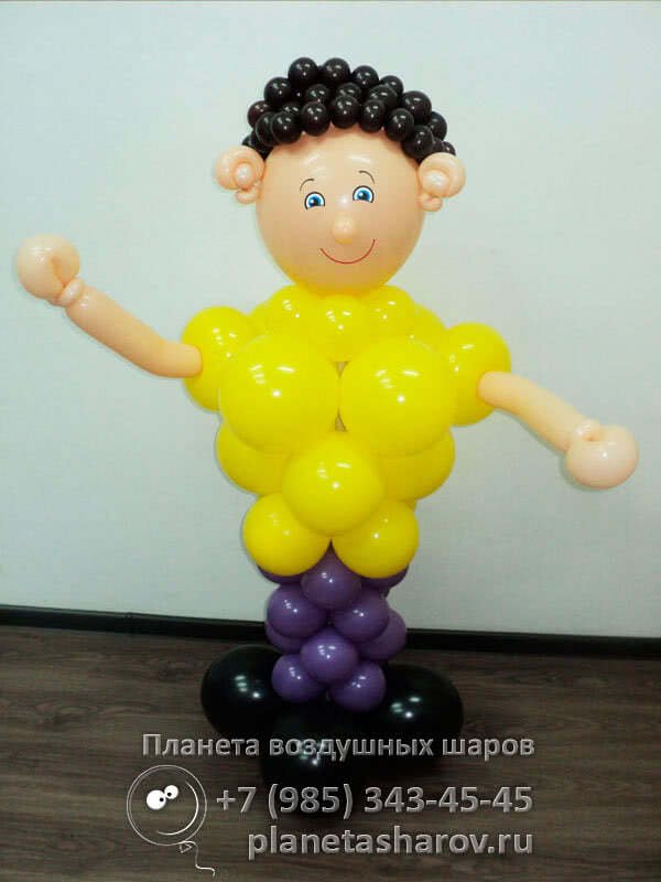 Мальчик и девочка из шаров для выпускного