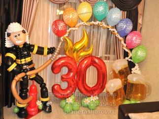 Подарок пожарному из воздушных шаров Подарок пожарному из воздушных шаров
