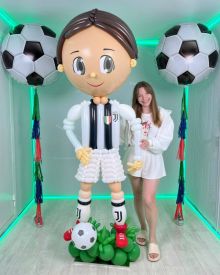 Роналдо с шарами