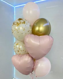 Фонтан с розовыми фольгированными шарами