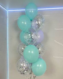 Композиция из бирюзовых шаров