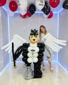 Персонаж с шарами роблокс