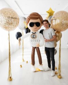 Композиция из шаров на 19 лет