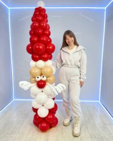 Колонна в виде санты