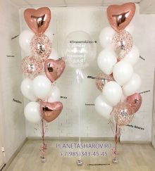 Пудровый с белым фонтан шаров