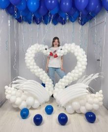 Лебеди из шаров