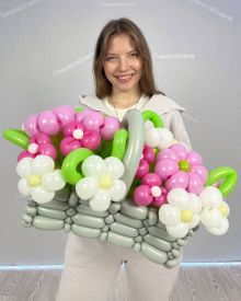 Корзина с цветами из шаров