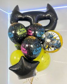 Маска Бэтмена и чёрно-жёлтые шары 