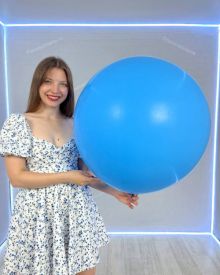 Большие голубые шары