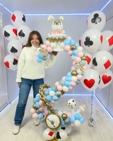 Цифра в стиле Алиса в стране чудес