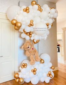 Мишка на воздушных шарах