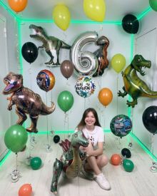 Цифра с шарами динозаврами