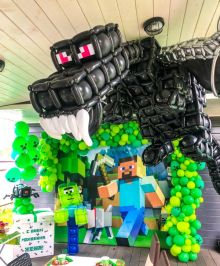 Дракон пиксельный из шаров