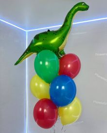 Фонтан с зеленым динозавром