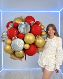 Красно-золотой огромный букет