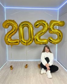 Цифры 2025 золотые
