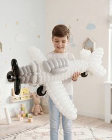Маленький самолетик из шаров