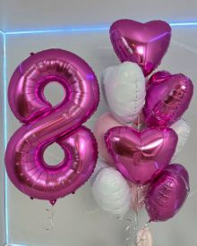 Шар цифра 8 с сердцами