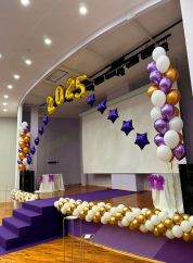 Оформление шарами выпускного в школе