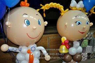 Украшение зала шарами на выпускной