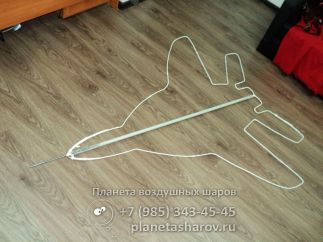 Самолет из шаров