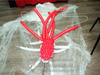 Самолет из шаров