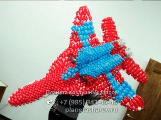 Самолет из шаров
