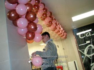 Украшение магазина шарами