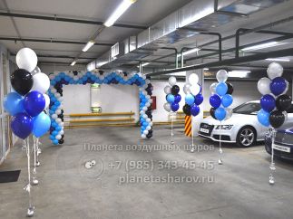 Праздничное оформление автосалона