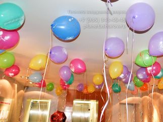 Оформление офиса шарами на 8 марта