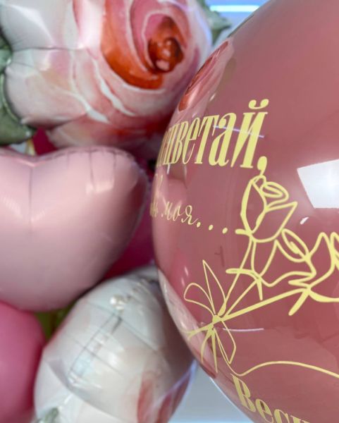 Цветочный фонтан из шаров