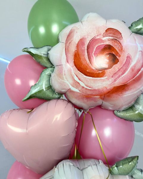 Цветочный фонтан из шаров