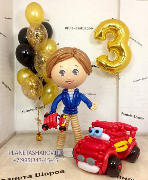 Мальчик с машинками