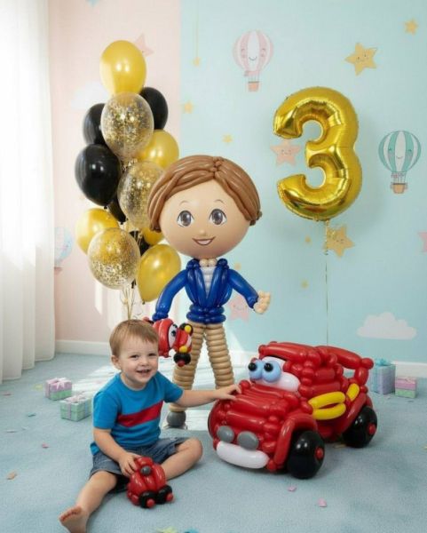 Мальчик с машинками