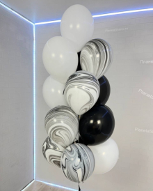 Фонтан черно-белых шаров