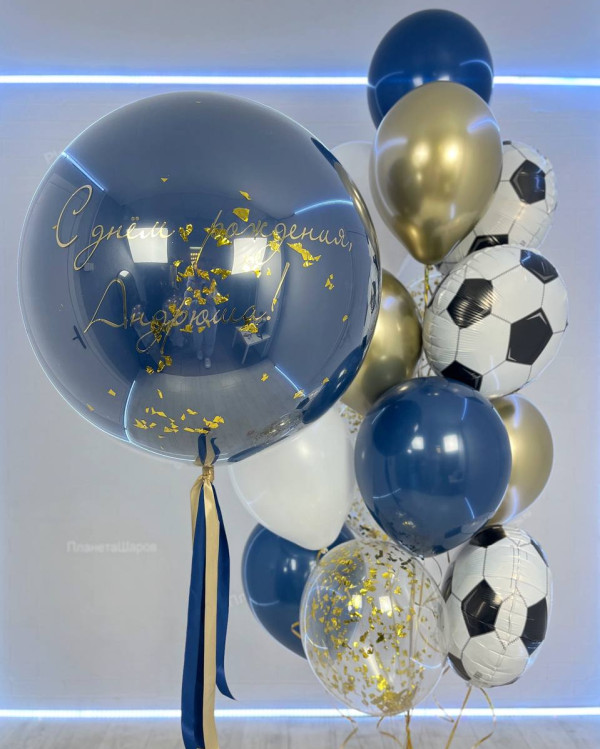 Фонтан футбольных шаров