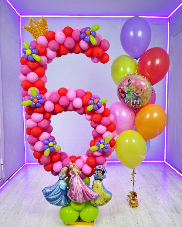 Цифра с принцессами с шариками