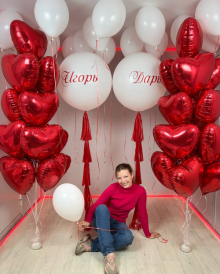 Фонтан с большим шаром и сердечками