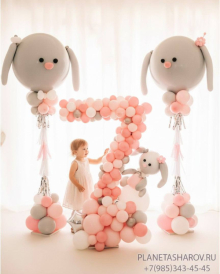 Розовая цифра с зайками