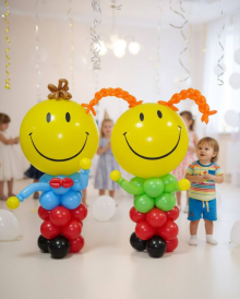 Мальчик и девочка из шаров