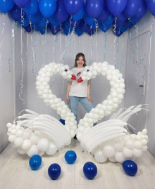 Лебеди из шаров