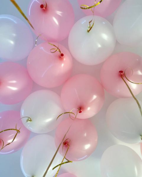 Бело-розовые воздушные шары